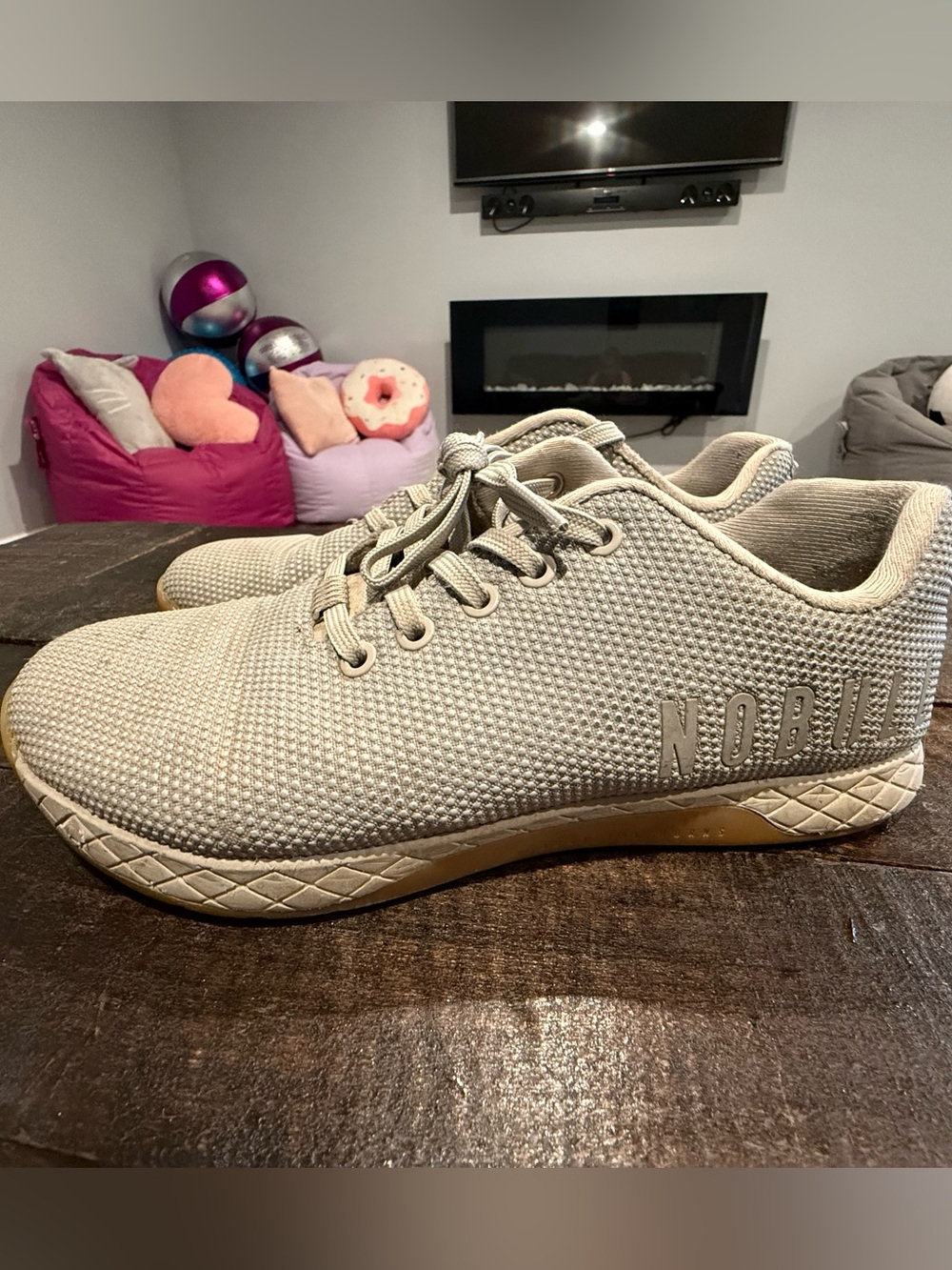 NOBULL Women’s Trainer in Light gray 9.5 w / 8 men’s
